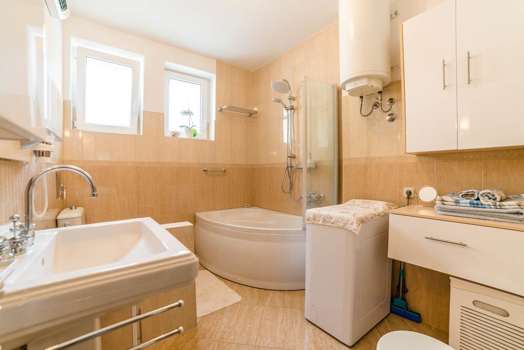 Apartment Aquileia بولا المظهر الخارجي الصورة